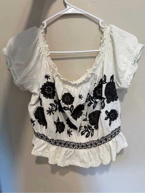 American Eagle Outfitters Tops - Embroidered Floral Peasant Top — White with Black Embroidery